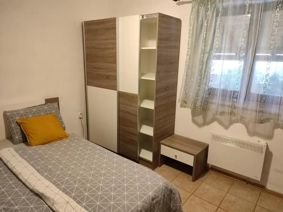 Guesthouse Suzy Pula 3*,